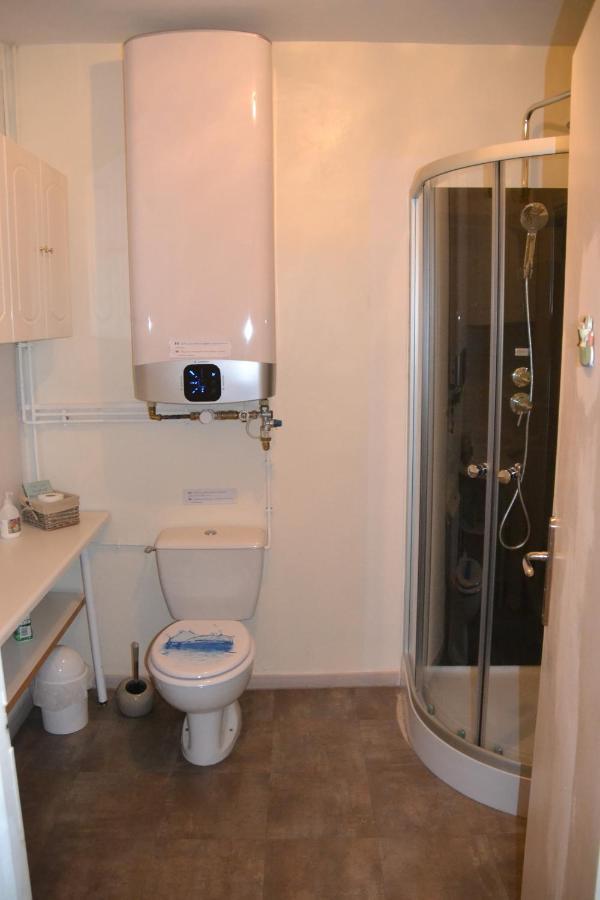 St Jean Du Gard : Spacious Apartment With Use Of Pool Saint-Jean-du-Gard Ngoại thất bức ảnh